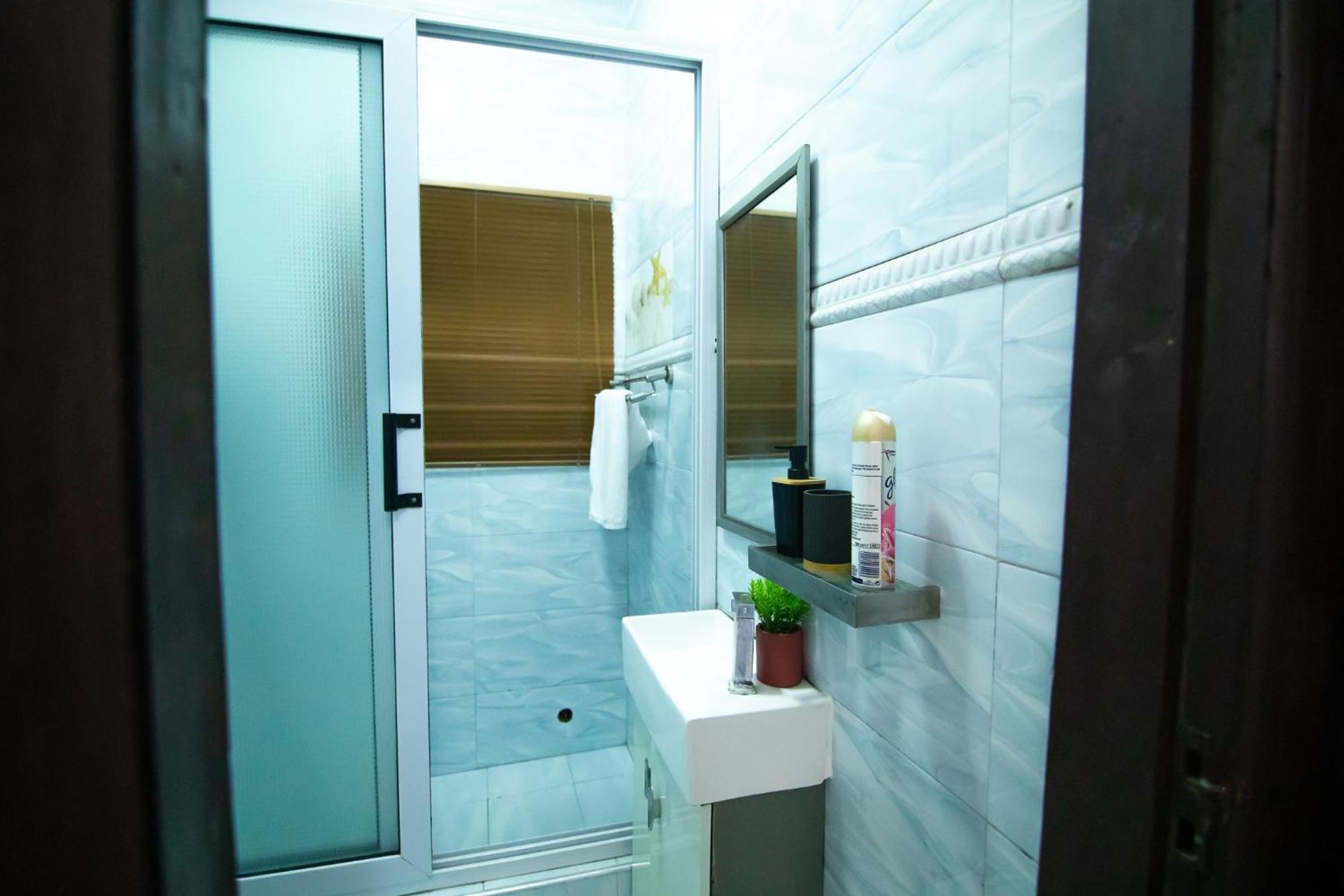 Stylish East Legon Apartment - Ac, Wi-Fi, Netflix Akra Dış mekan fotoğraf